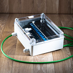 Optical box DIN rail